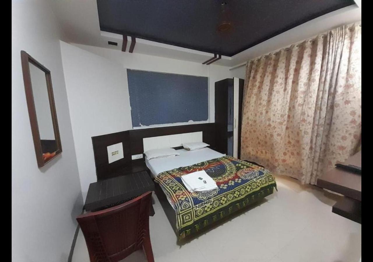 Hotel Sai Ganesh Lodging&Boarding By WB Inn Titwala Exterior foto