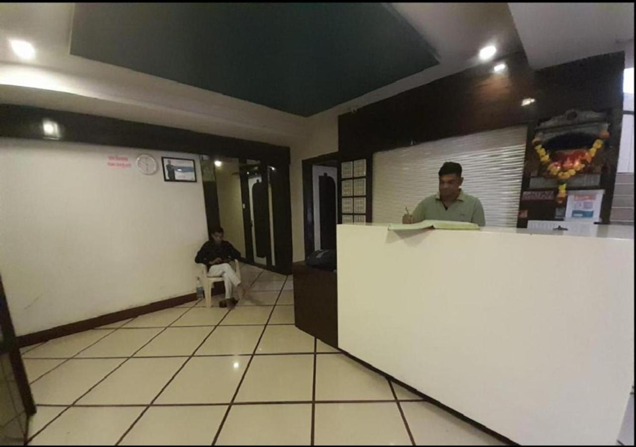 Hotel Sai Ganesh Lodging&Boarding By WB Inn Titwala Exterior foto