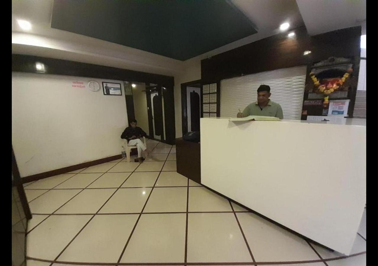 Hotel Sai Ganesh Lodging&Boarding By WB Inn Titwala Exterior foto