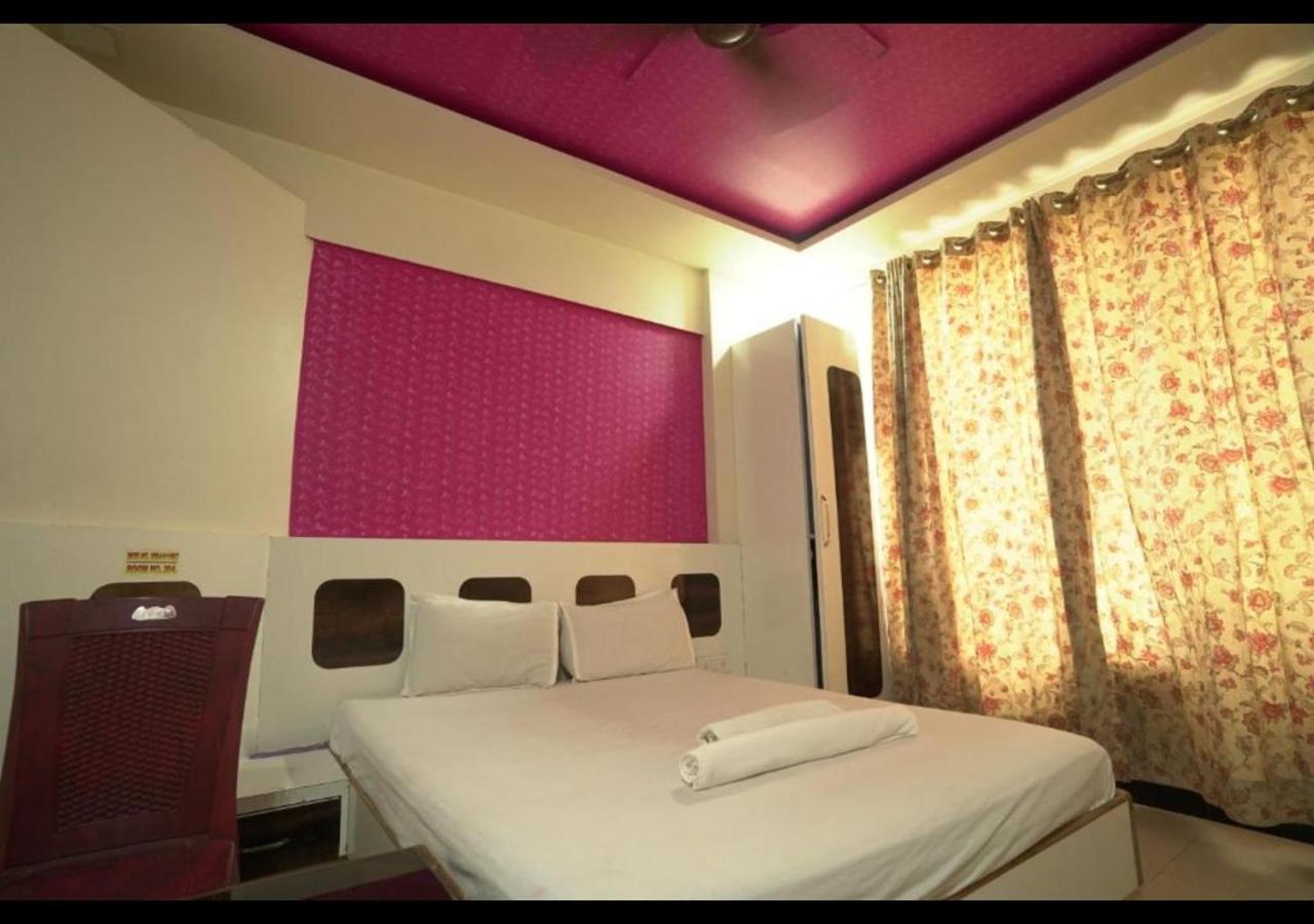 Hotel Sai Ganesh Lodging&Boarding By WB Inn Titwala Exterior foto