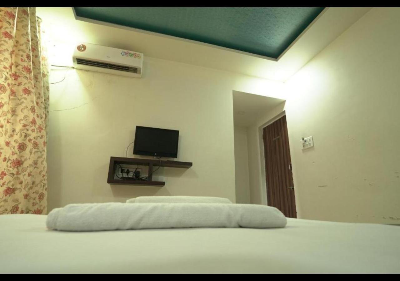 Hotel Sai Ganesh Lodging&Boarding By WB Inn Titwala Exterior foto